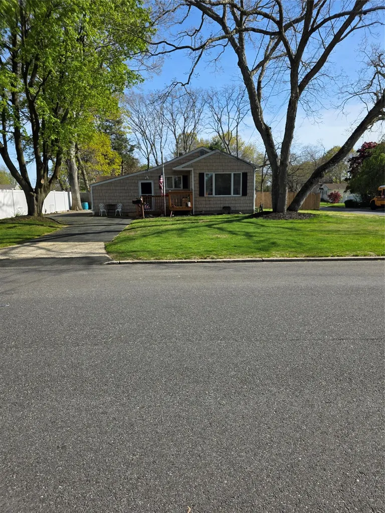 78 Brentwood Street Bay Shore NY 11706