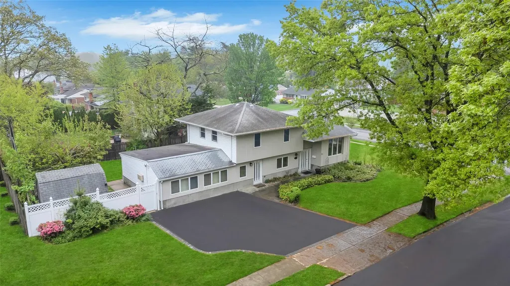 11 Rensselaer Drive Commack NY 11725