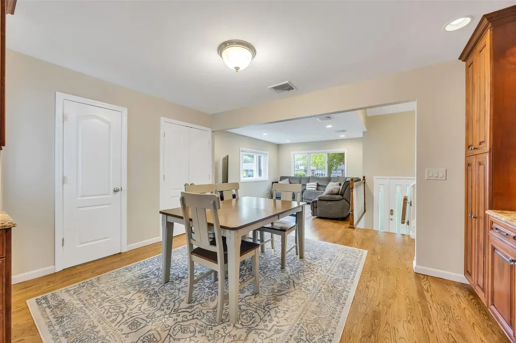 11 Rensselaer Drive Commack NY 11725
