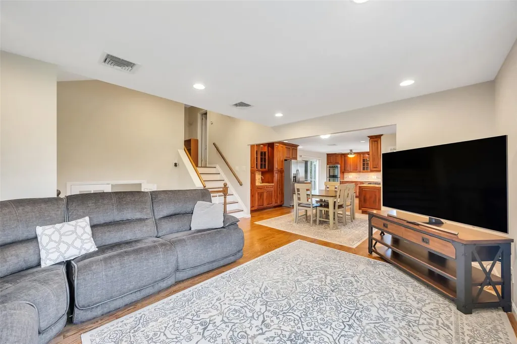 11 Rensselaer Drive Commack NY 11725