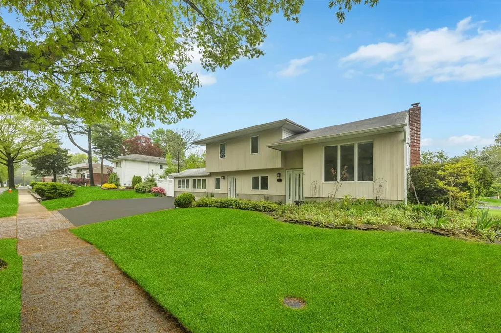 11 Rensselaer Drive Commack NY 11725