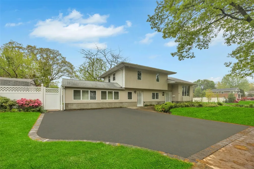 11 Rensselaer Drive Commack NY 11725