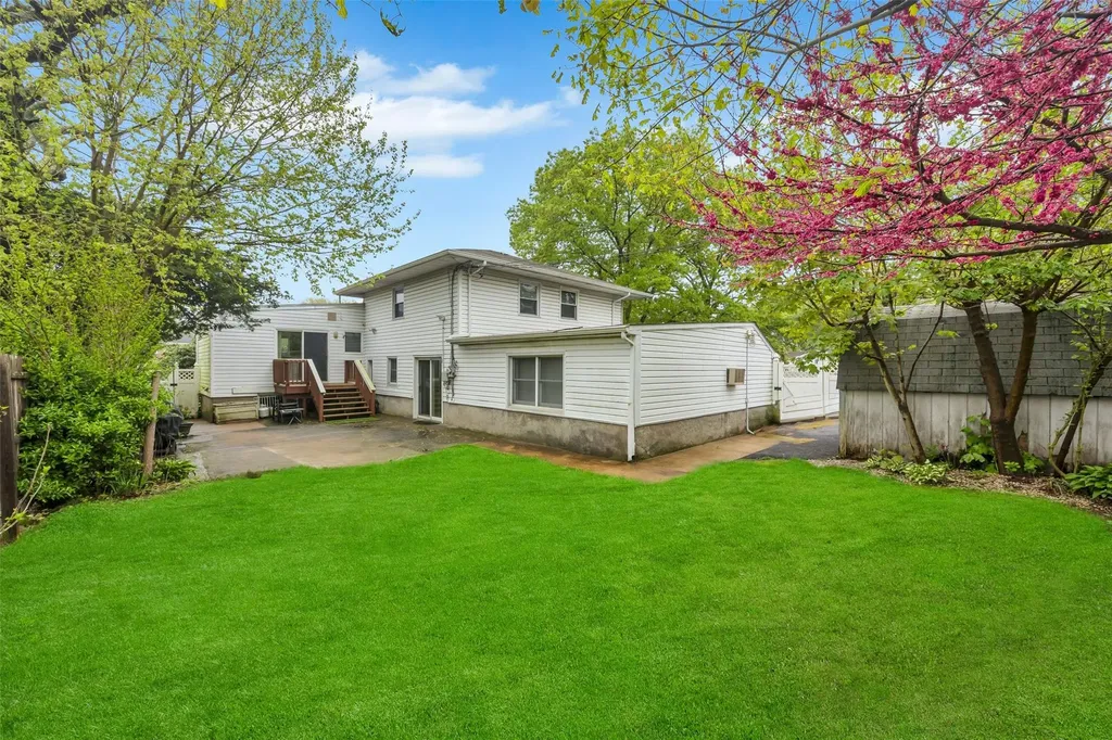 11 Rensselaer Drive Commack NY 11725