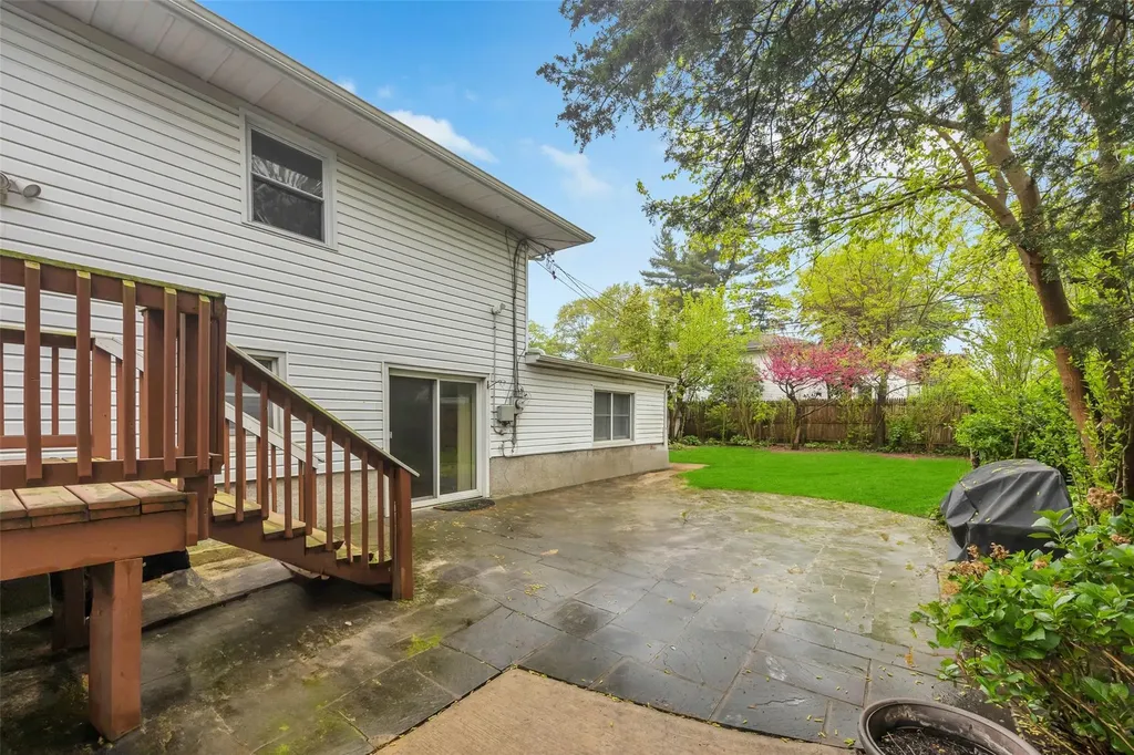 11 Rensselaer Drive Commack NY 11725