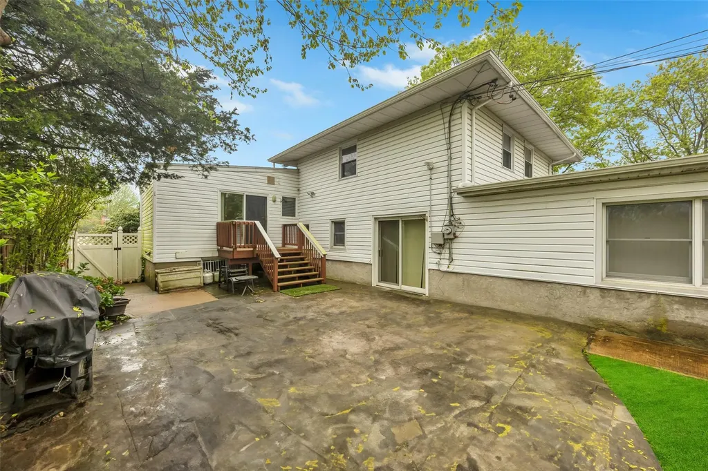 11 Rensselaer Drive Commack NY 11725