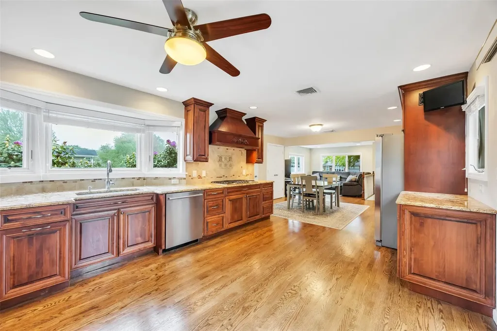 11 Rensselaer Drive Commack NY 11725
