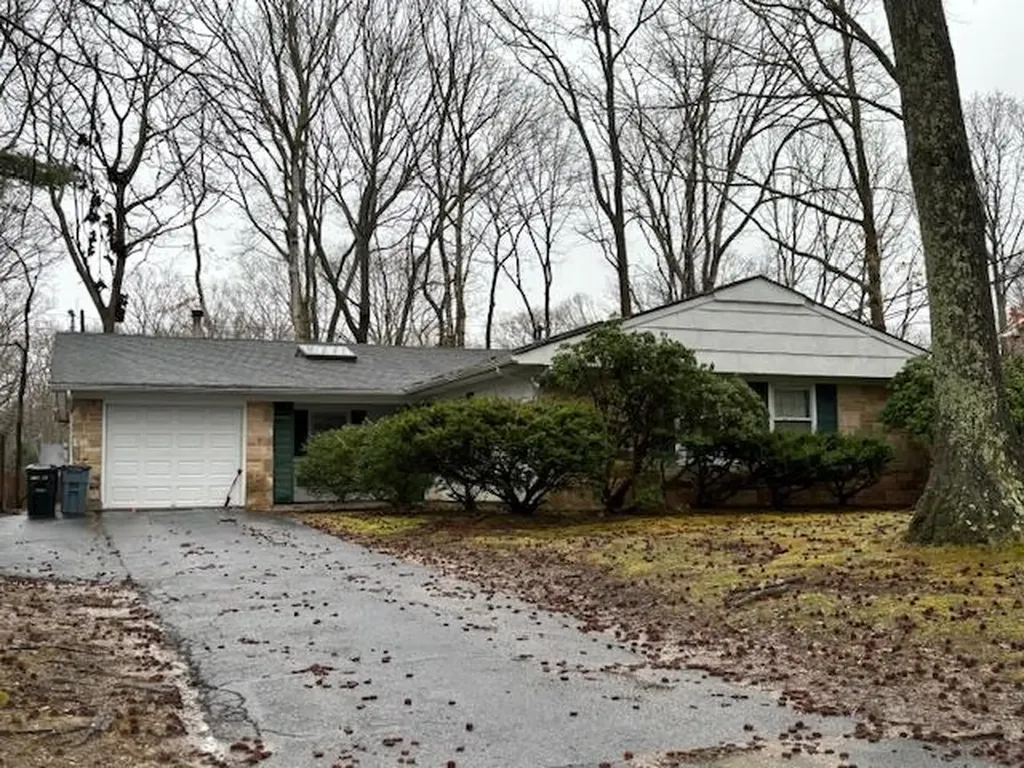 41 Spencer Lane Stony Brook NY 11790