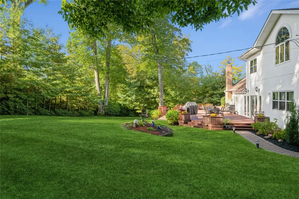 167 Hemlock Road Manhasset NY 11030