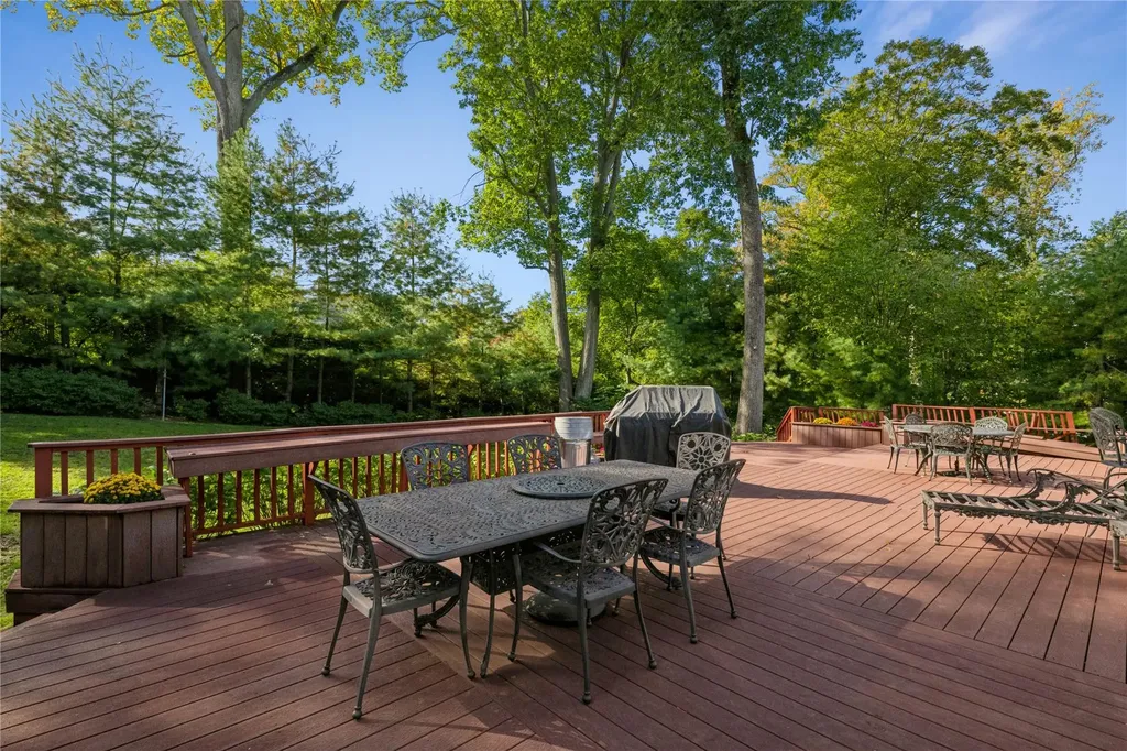 167 Hemlock Road Manhasset NY 11030