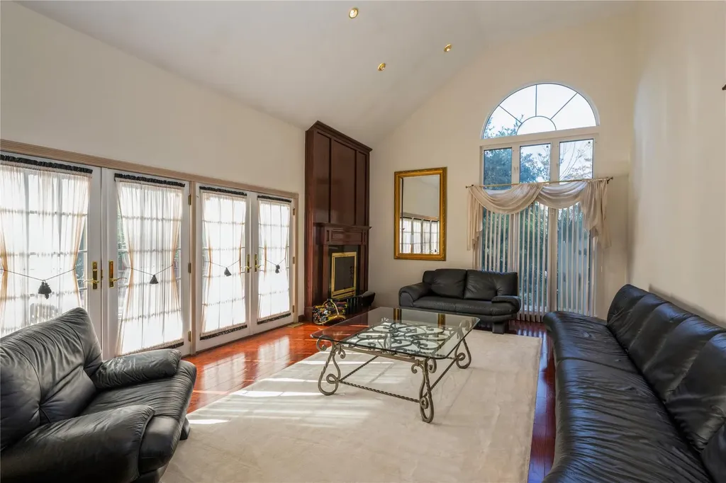 167 Hemlock Road Manhasset NY 11030