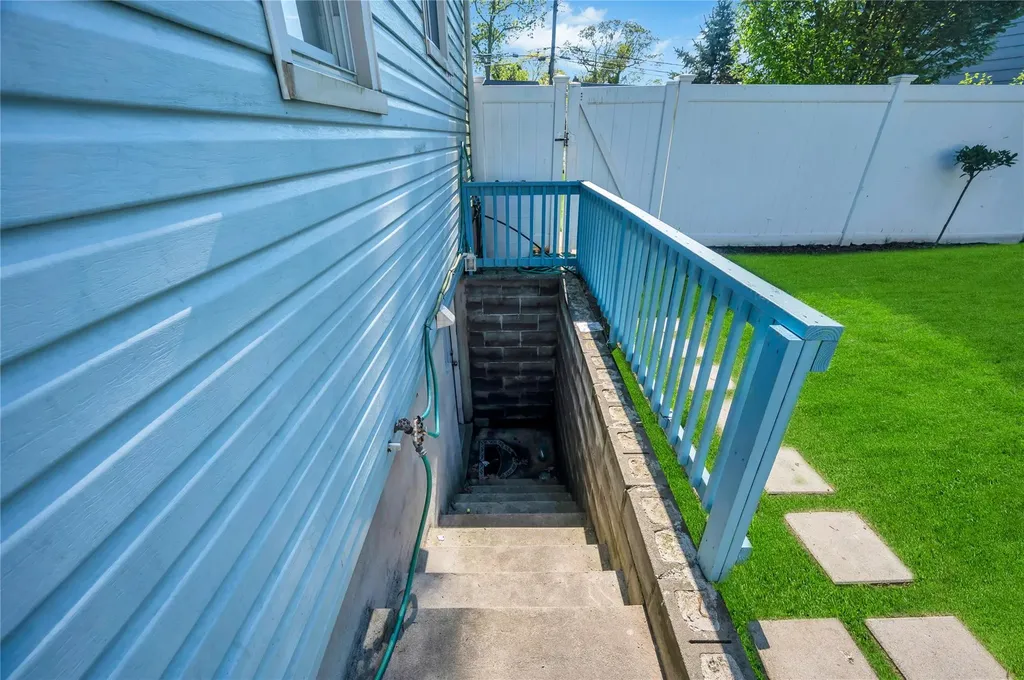 805 Northgate Drive Uniondale NY 11553