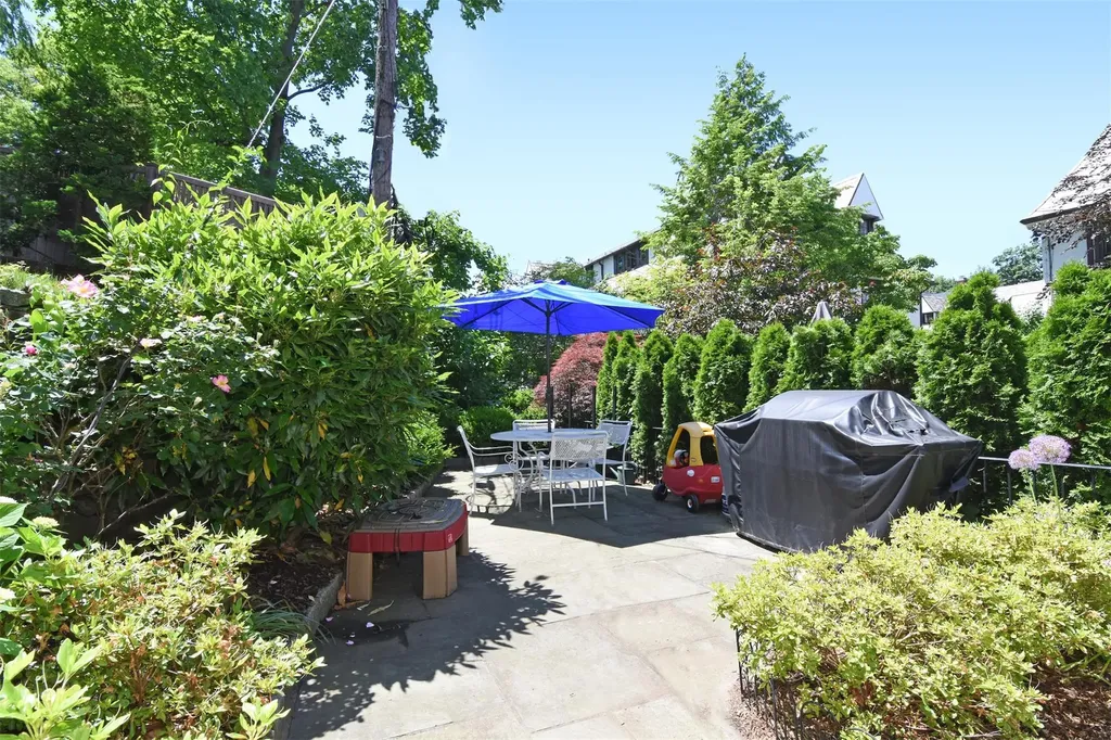160 Pondfield Road Bronxville NY 10708