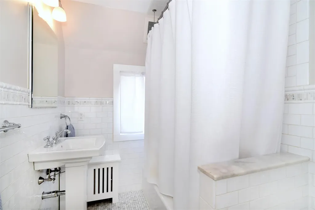 160 Pondfield Road Bronxville NY 10708