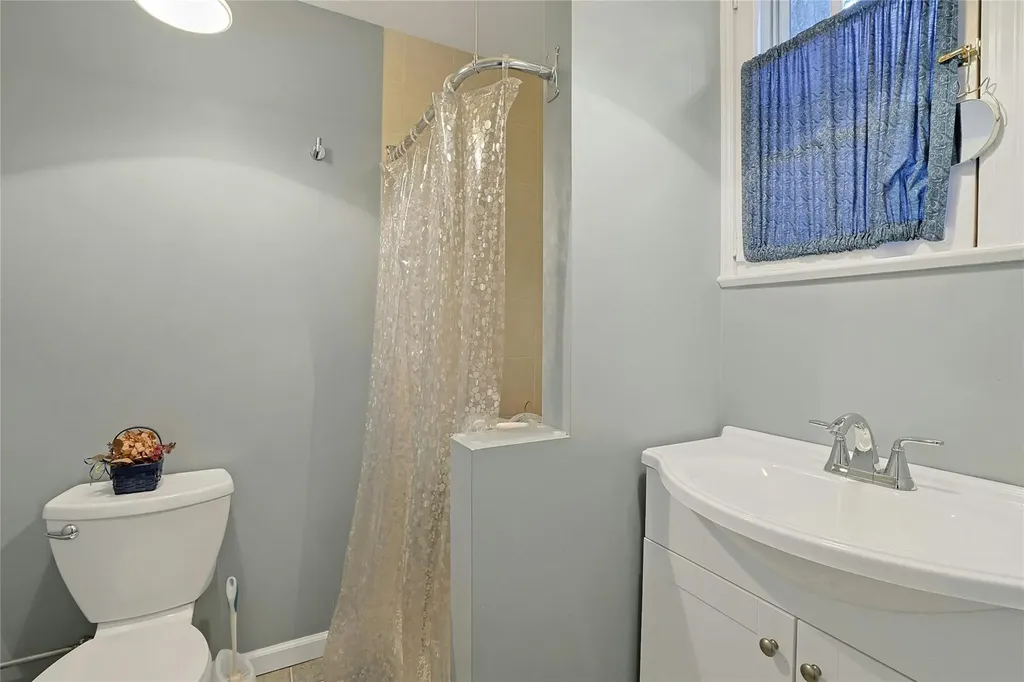 7 Southminster Drive White Plains NY 10604