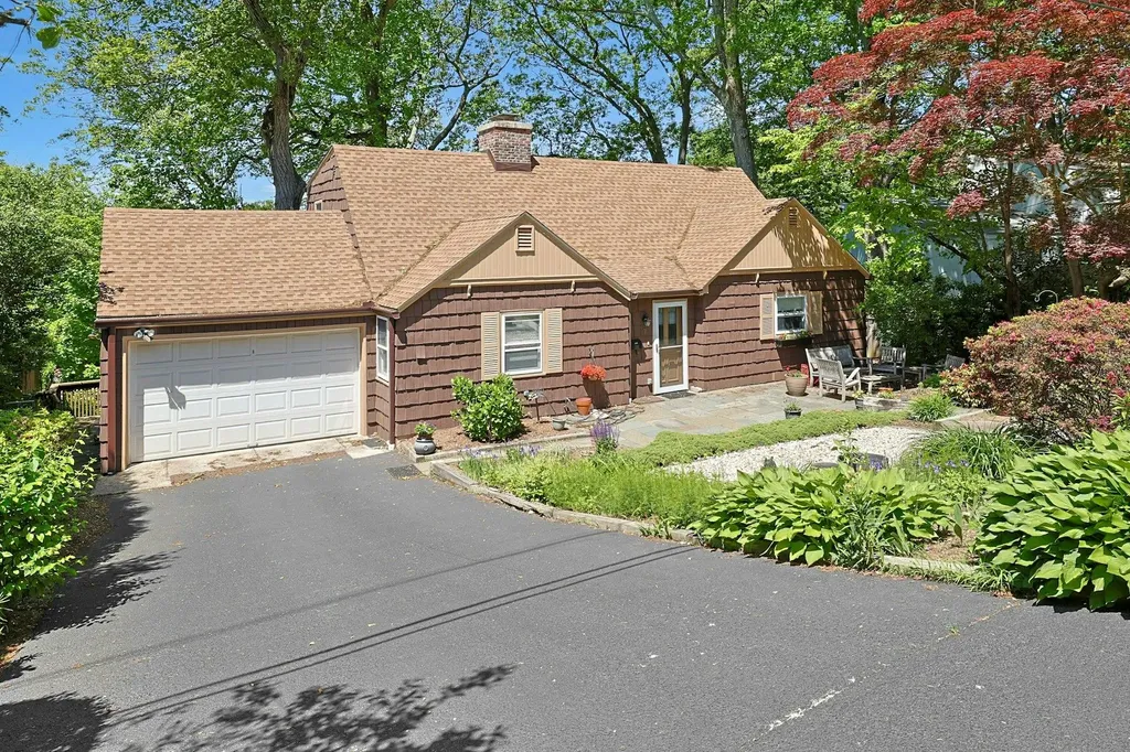 7 Southminster Drive White Plains NY 10604