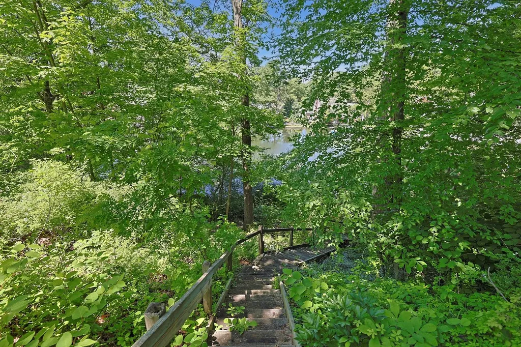 7 Southminster Drive White Plains NY 10604