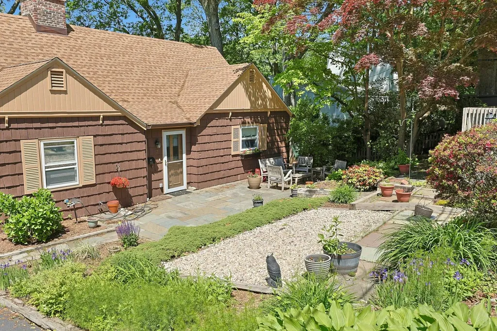 7 Southminster Drive White Plains NY 10604