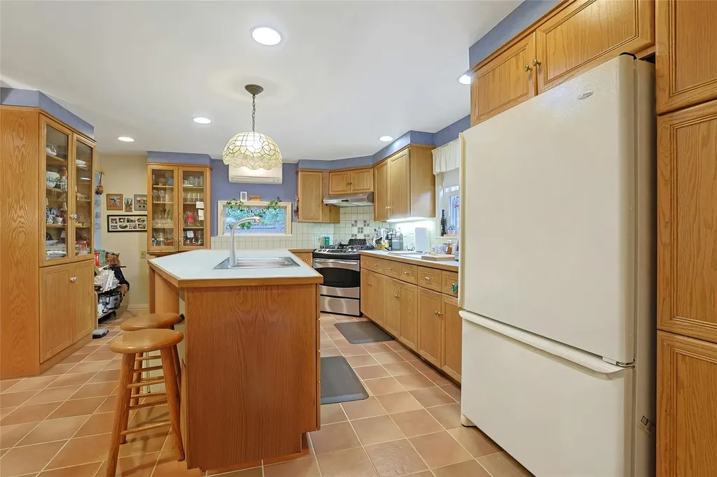 7 Southminster Drive White Plains NY 10604