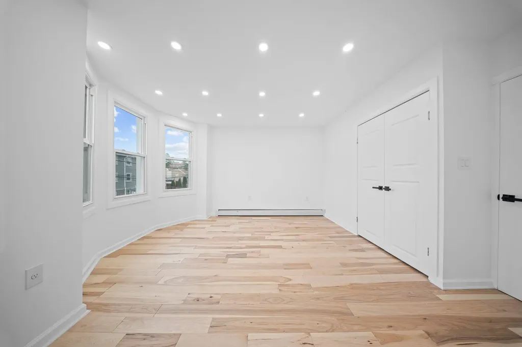 3763 Barnes Avenue Bronx NY 10467