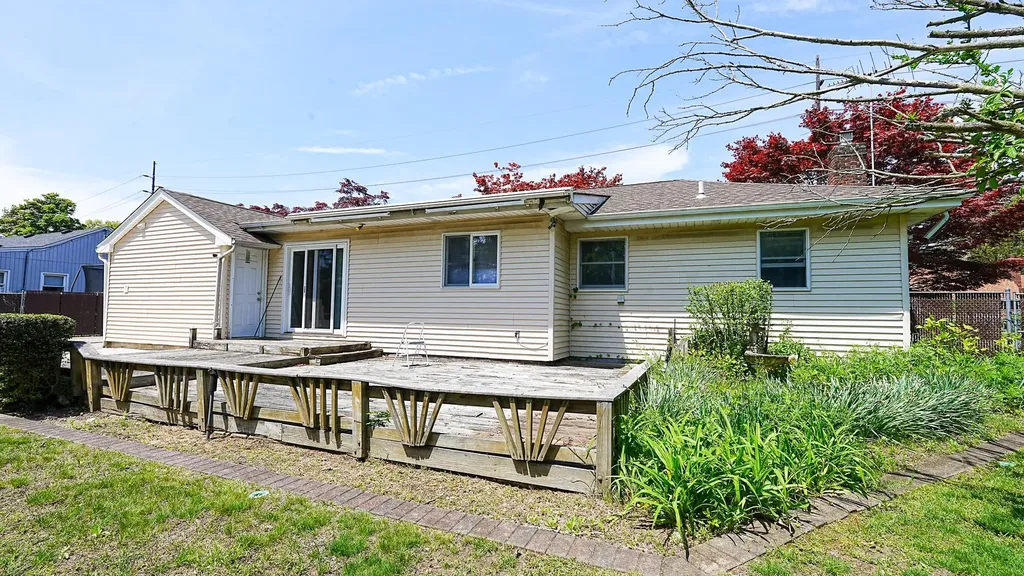 14 Muncey Road Bay Shore NY 11706