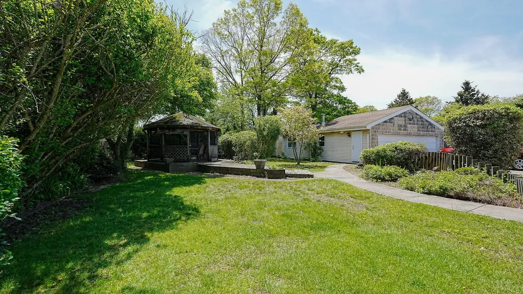 14 Muncey Road Bay Shore NY 11706