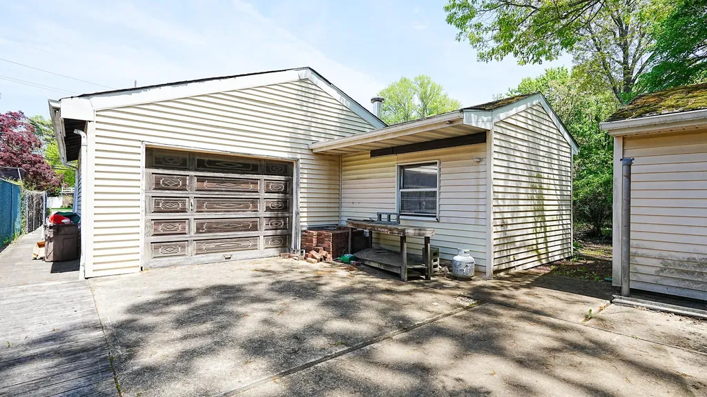 14 Muncey Road Bay Shore NY 11706