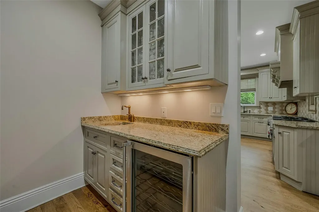 4 Wilton Road Cold Spring Harbor NY 11724