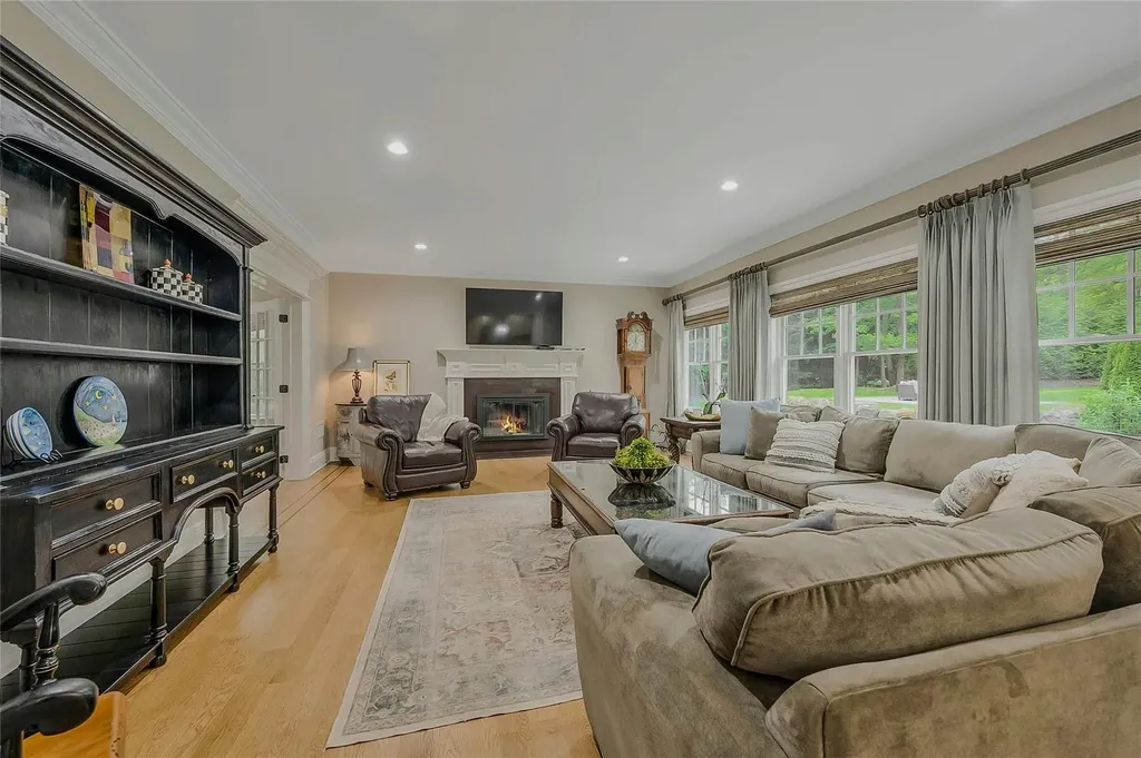 4 Wilton Road Cold Spring Harbor NY 11724