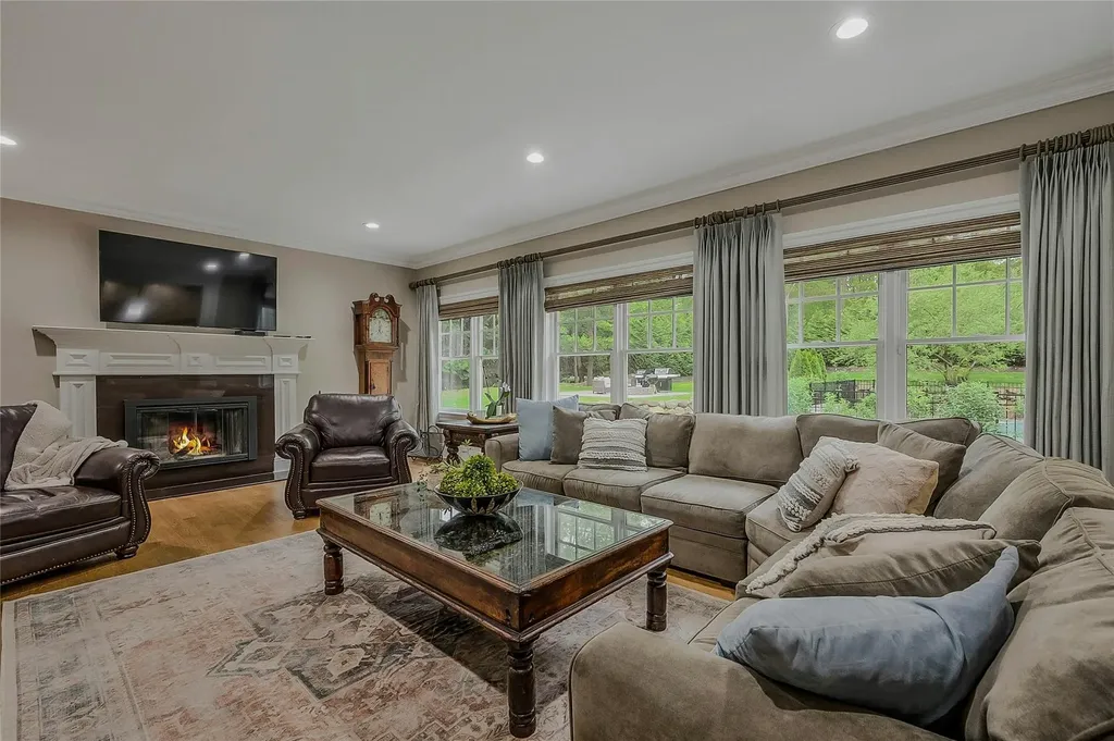 4 Wilton Road Cold Spring Harbor NY 11724