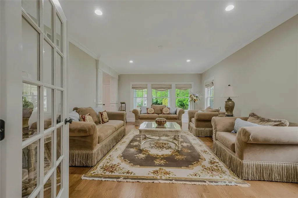 4 Wilton Road Cold Spring Harbor NY 11724