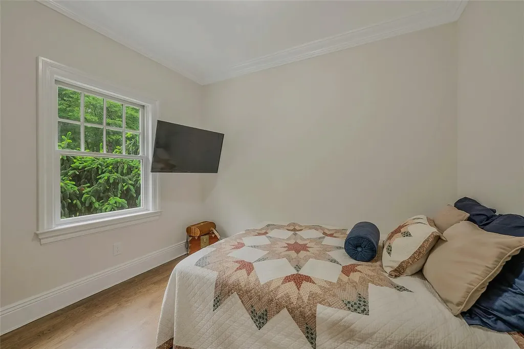 4 Wilton Road Cold Spring Harbor NY 11724