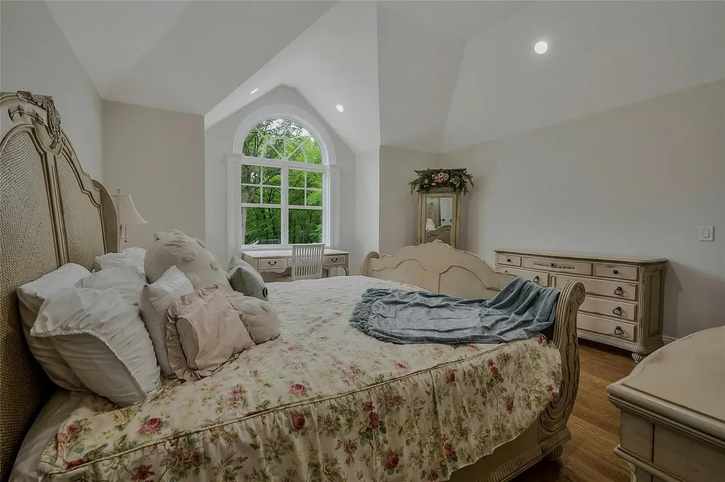 4 Wilton Road Cold Spring Harbor NY 11724