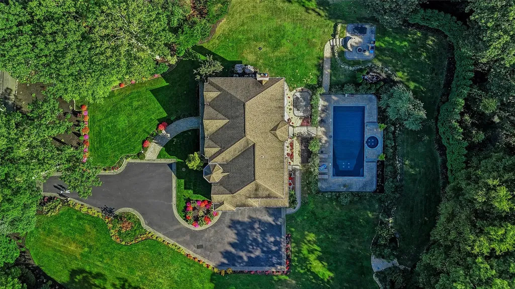 4 Wilton Road Cold Spring Harbor NY 11724