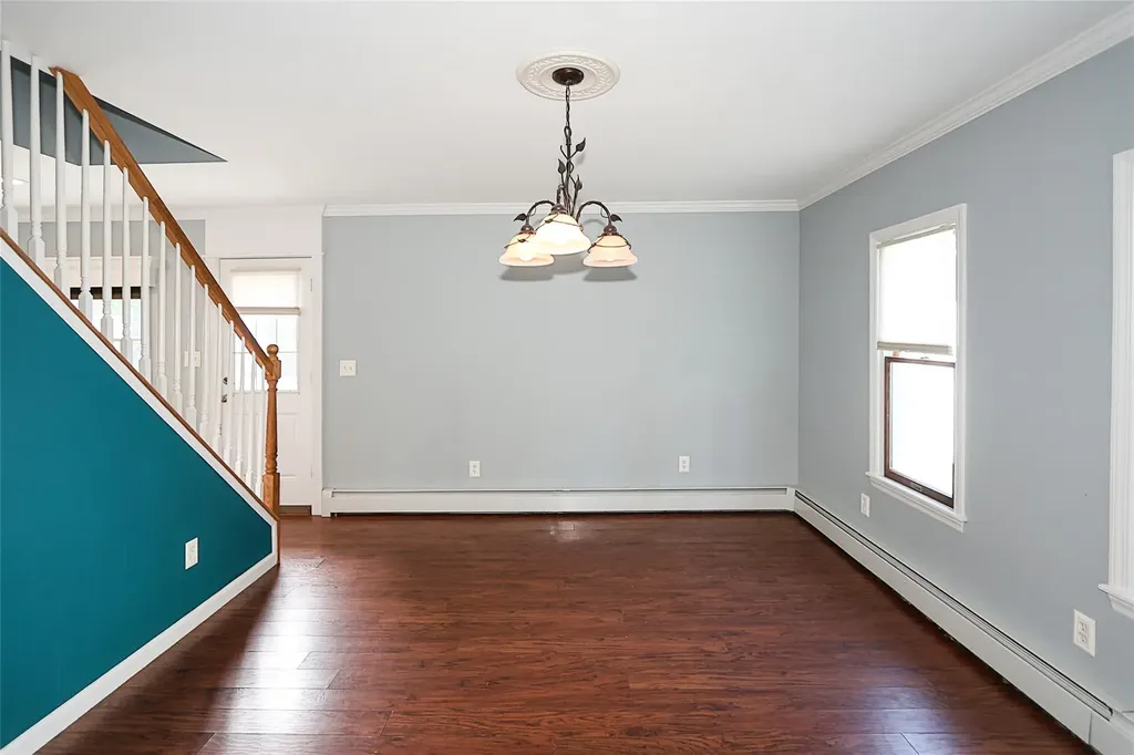 24 Mead Lane Westbury NY 11590