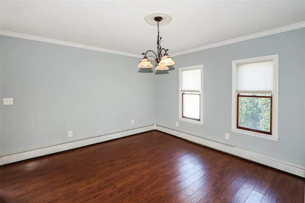 24 Mead Lane Westbury NY 11590