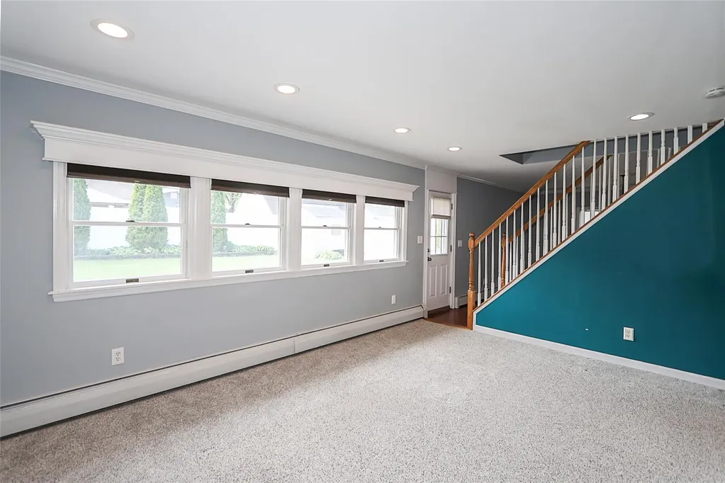 24 Mead Lane Westbury NY 11590