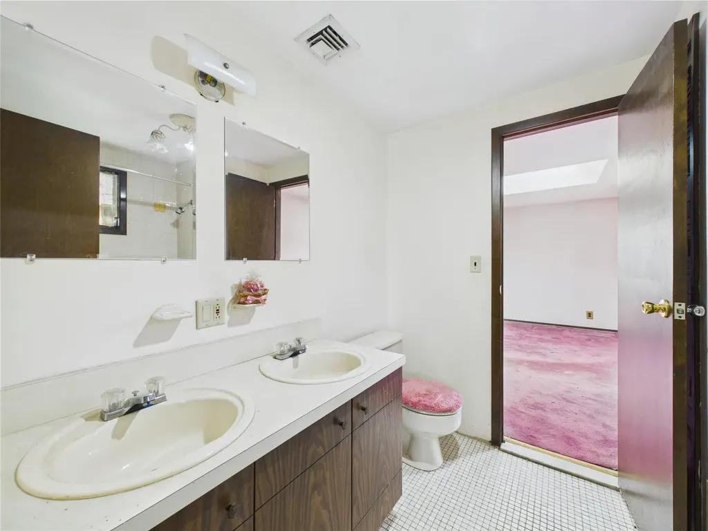 2 Gables Drive Hicksville NY 11801