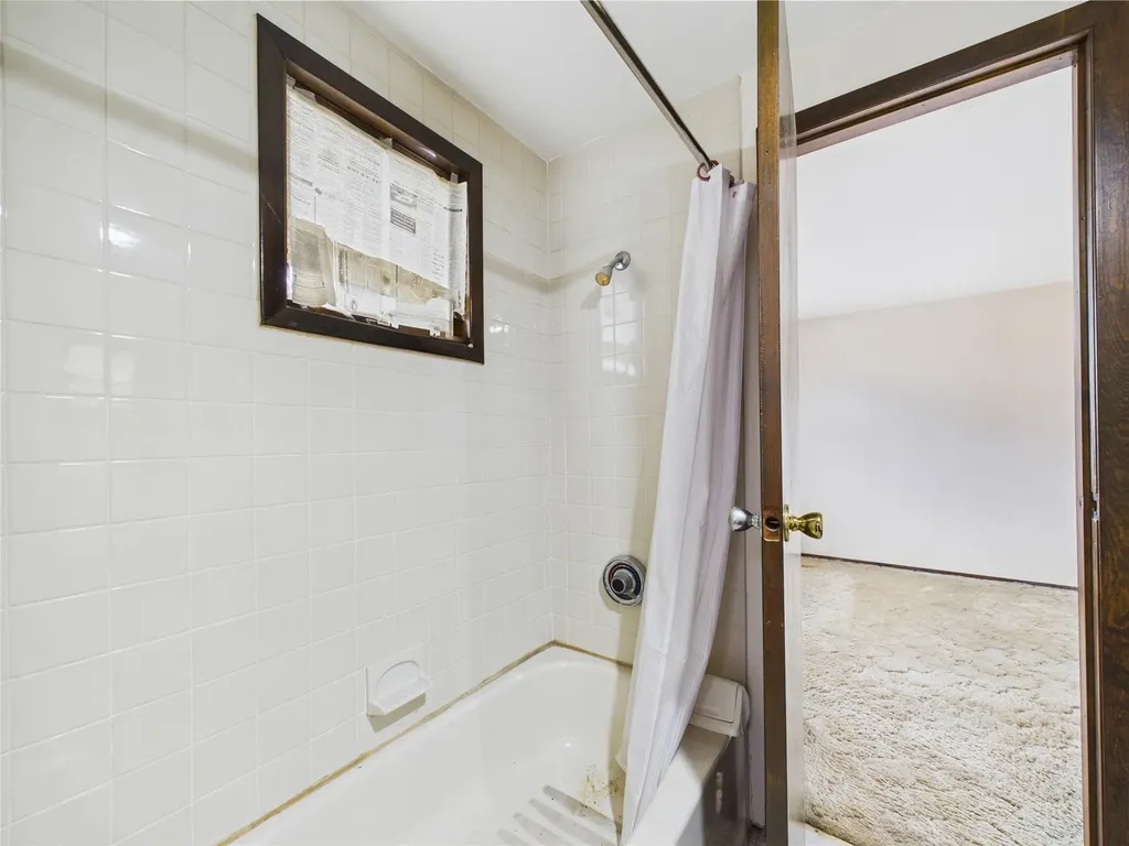 2 Gables Drive Hicksville NY 11801