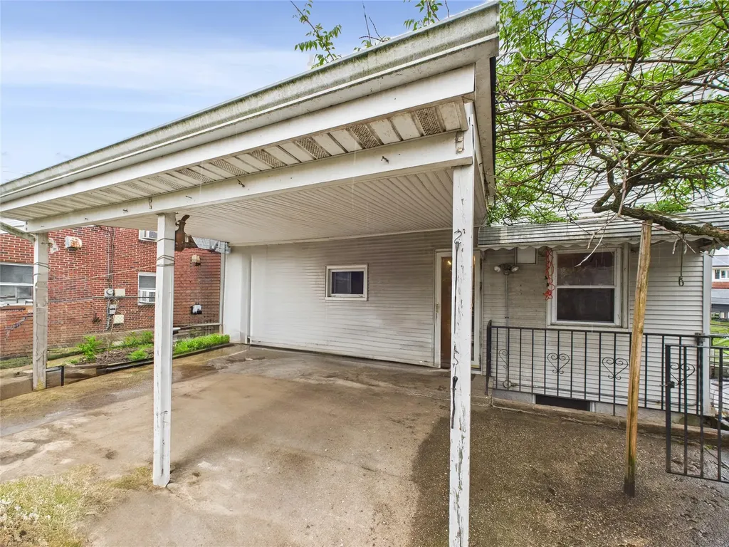 2 Gables Drive Hicksville NY 11801