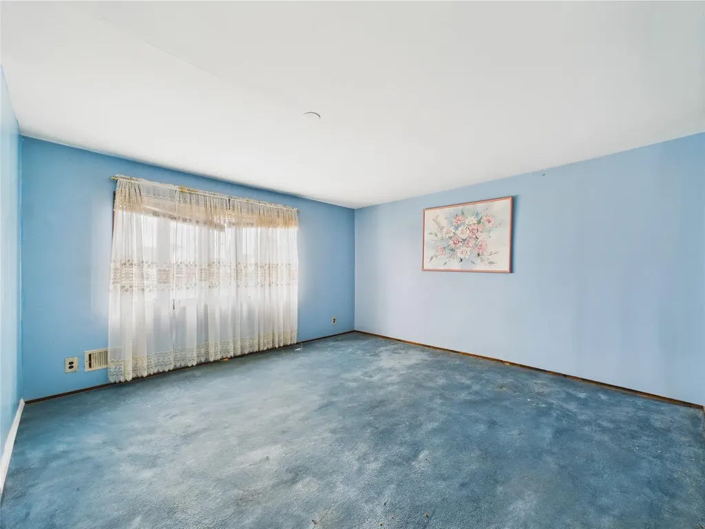 2 Gables Drive Hicksville NY 11801