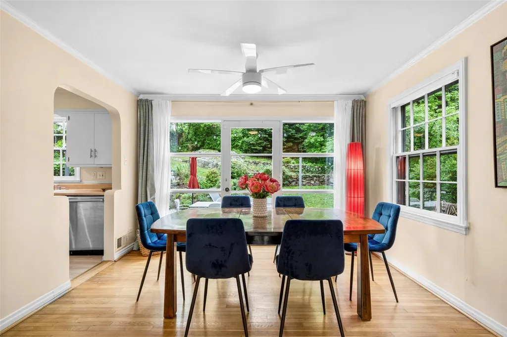 11 Devon Road Larchmont NY 10538