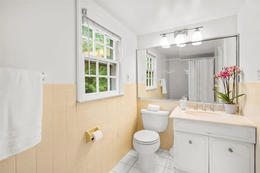 11 Devon Road Larchmont NY 10538