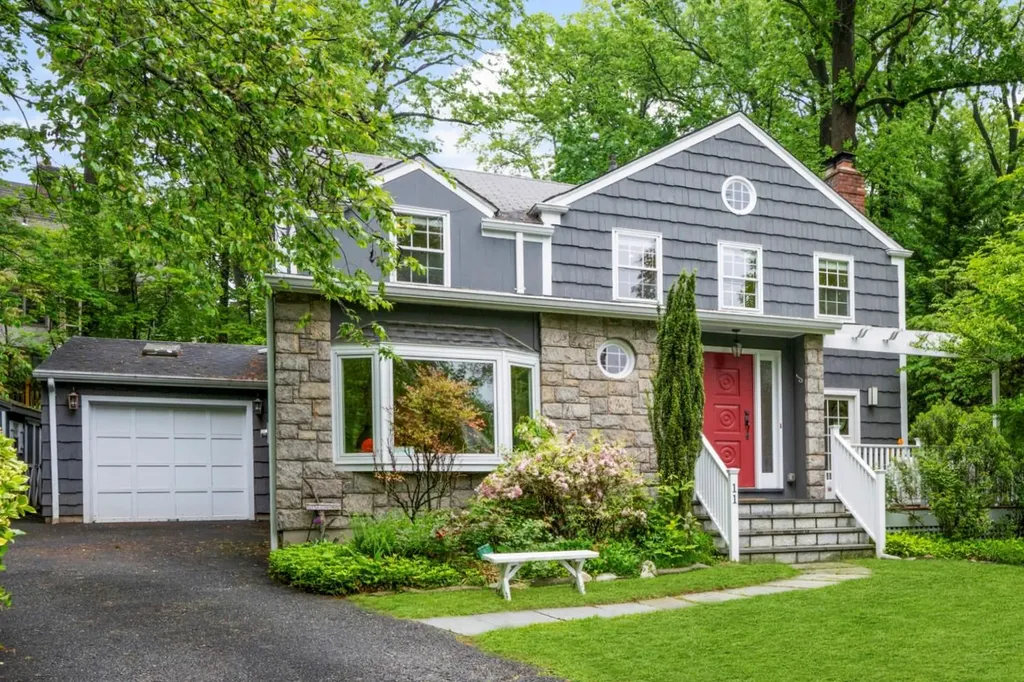 11 Devon Road Larchmont NY 10538
