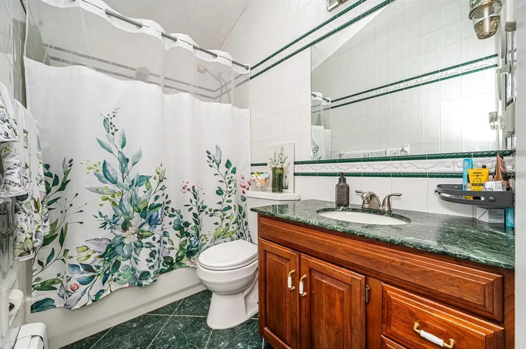 24 Thomas Street Coram NY 11727
