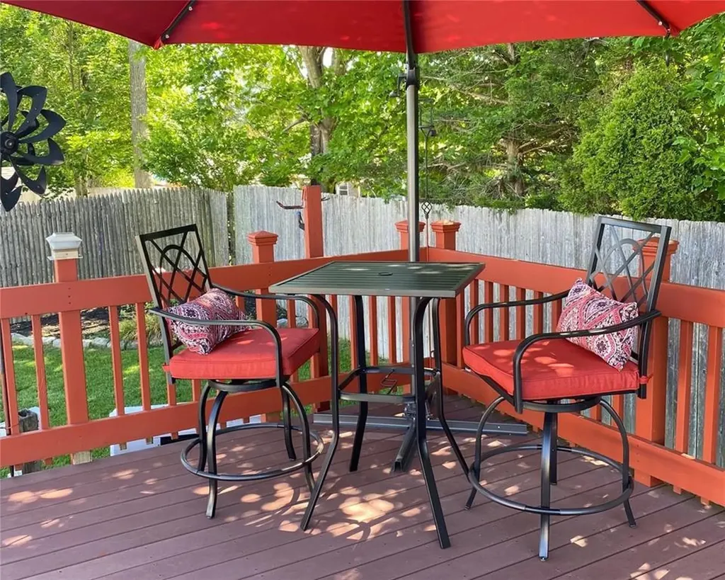 24 Thomas Street Coram NY 11727