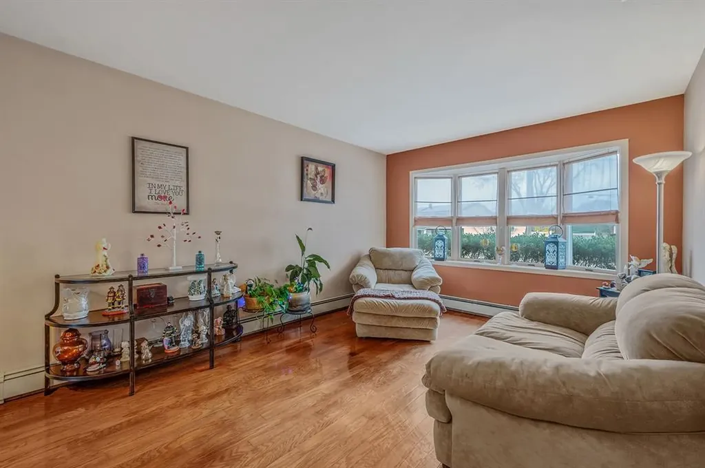 24 Thomas Street Coram NY 11727