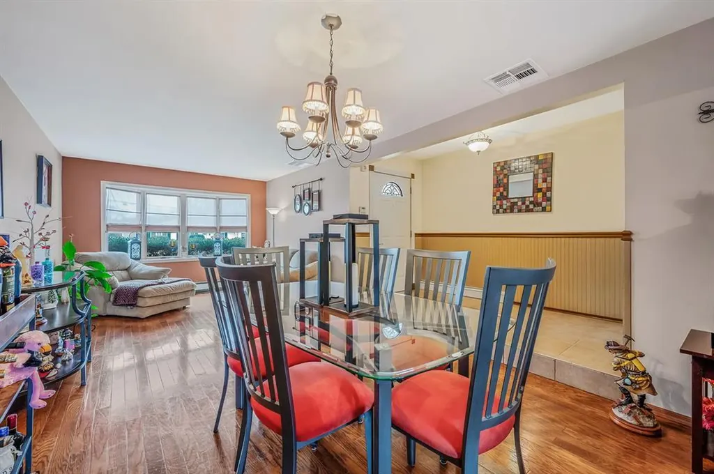 24 Thomas Street Coram NY 11727