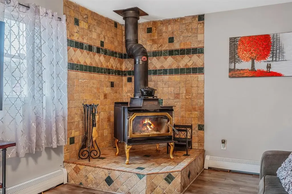 24 Thomas Street Coram NY 11727
