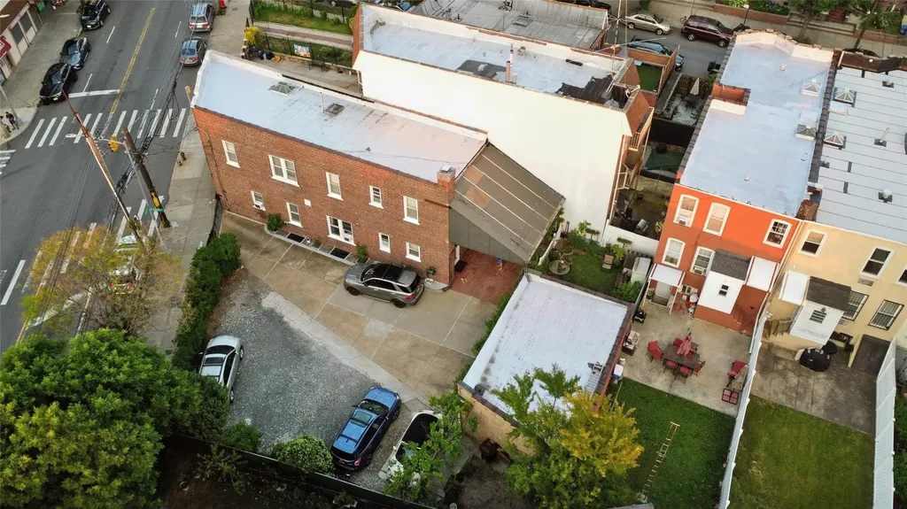 5368 Metropolitan Avenue Ridgewood NY 11385
