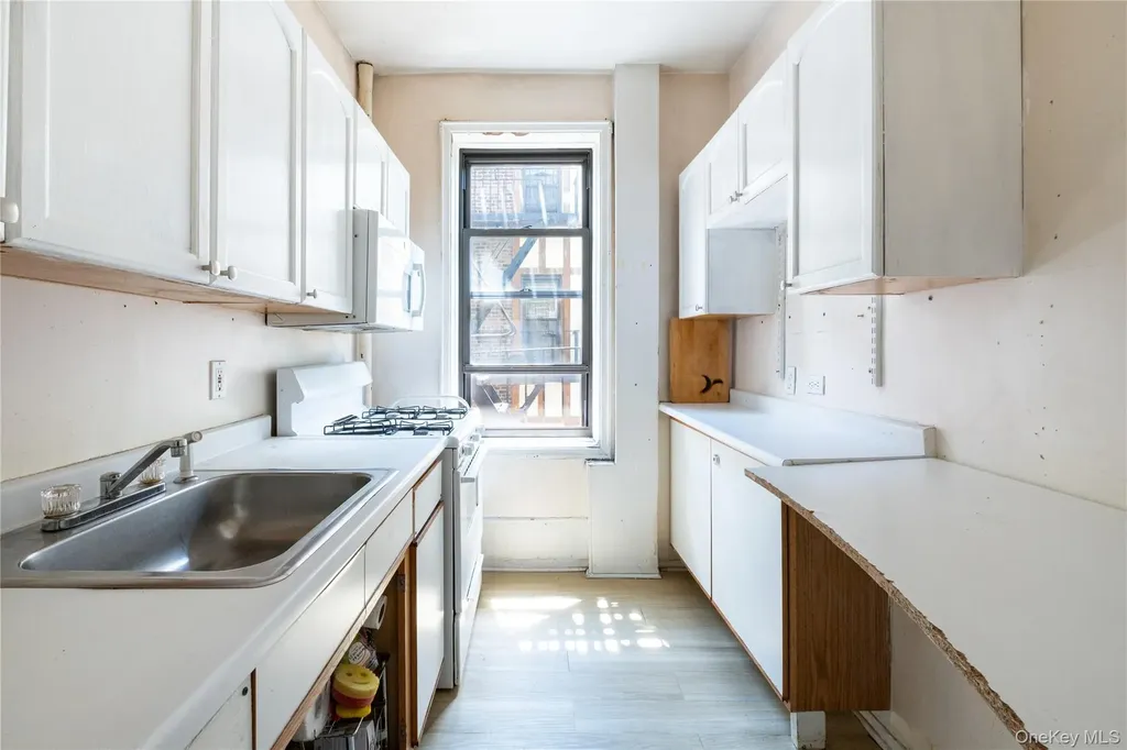 760 Brady Avenue Bronx NY 10462